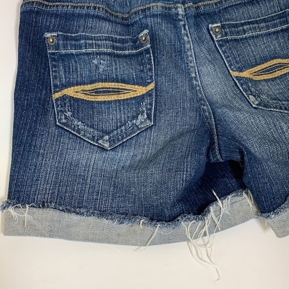 T5 Stretch Blue Denim Distressed Cut Off Shorts Cuffed Hem Sz 7 Juniors - Picture 5 of 9